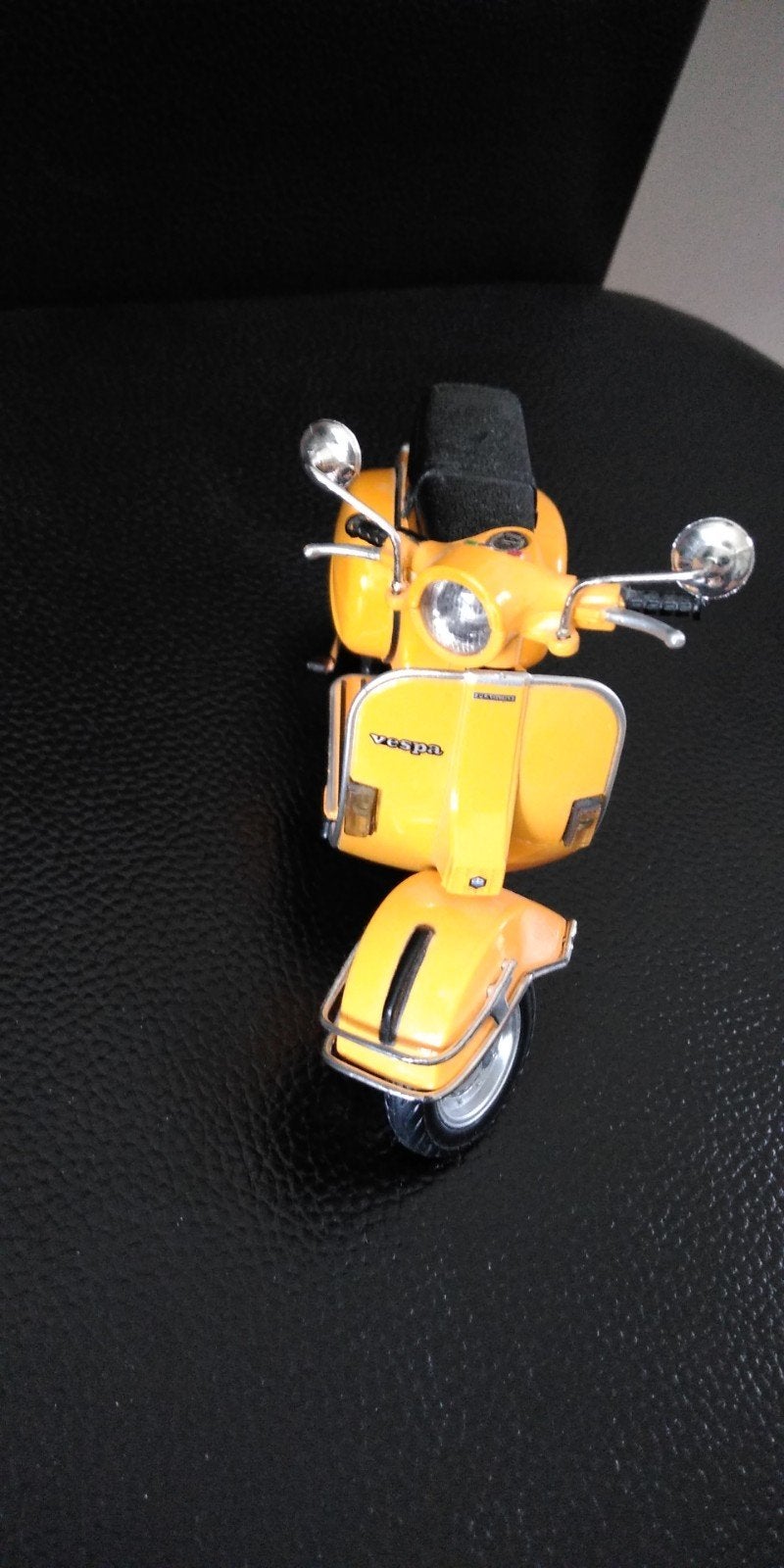 Vespa P200E 
Fabrikant: New Ray Kleur: Geel, Ophalen of Verzenden, Nieuw, Motor
