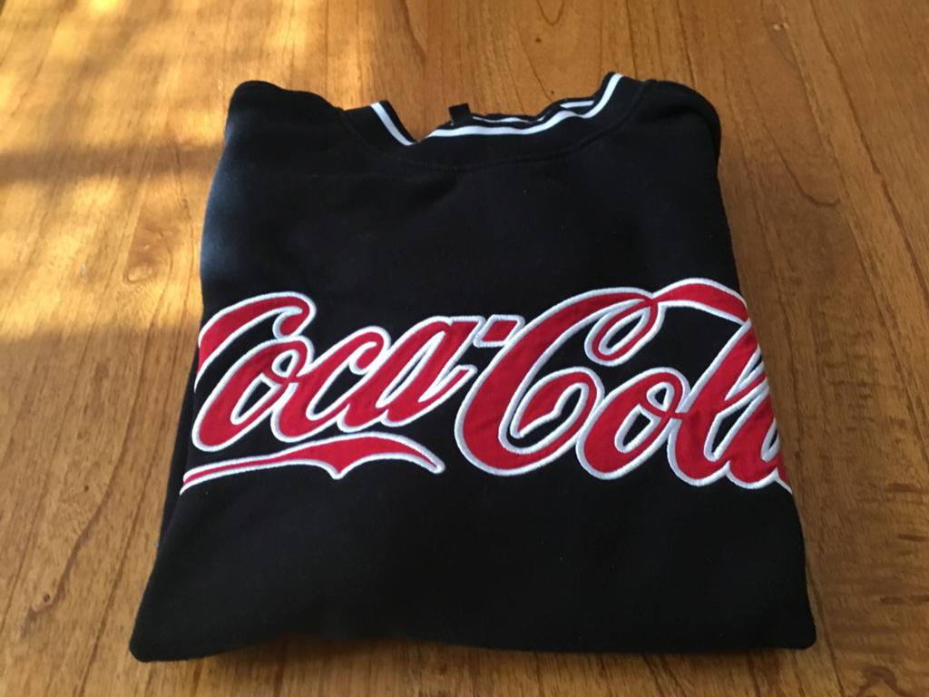 Shirt divided coca cola maat L, Ophalen of Verzenden, Zo goed als nieuw, Maat 52/54 (L)