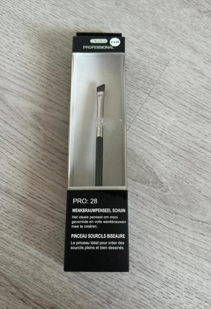 Kruidvat wenkbrauwpenseel schuin ongeopend nieuw, Sieraden, Tassen en Uiterlijk, Uiterlijk | Cosmetica en Make-up, Gehele gezicht