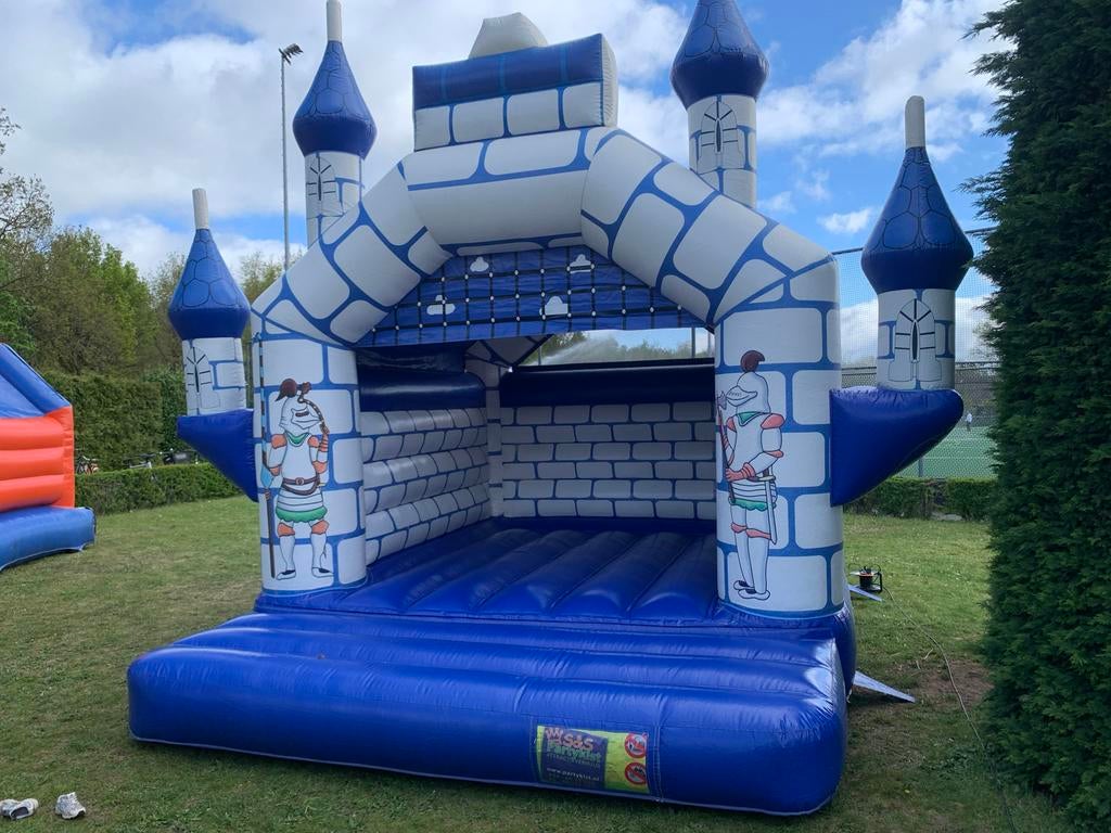 Springkasteel Kasteel met Ridders - Blauw/Wit, Hobby en Vrije tijd, Feestartikelen | Verhuur, Ophalen of Verzenden, Gebruikt