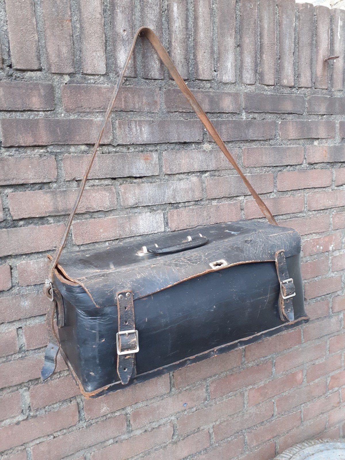 Oude leren loodgieter tas nr 6, Ophalen of Verzenden