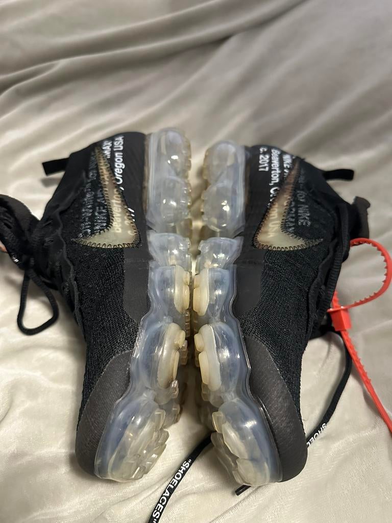 Vapormax off white, Kleding | Heren, Schoenen, Ophalen of Verzenden, Zo goed als nieuw, Zwart