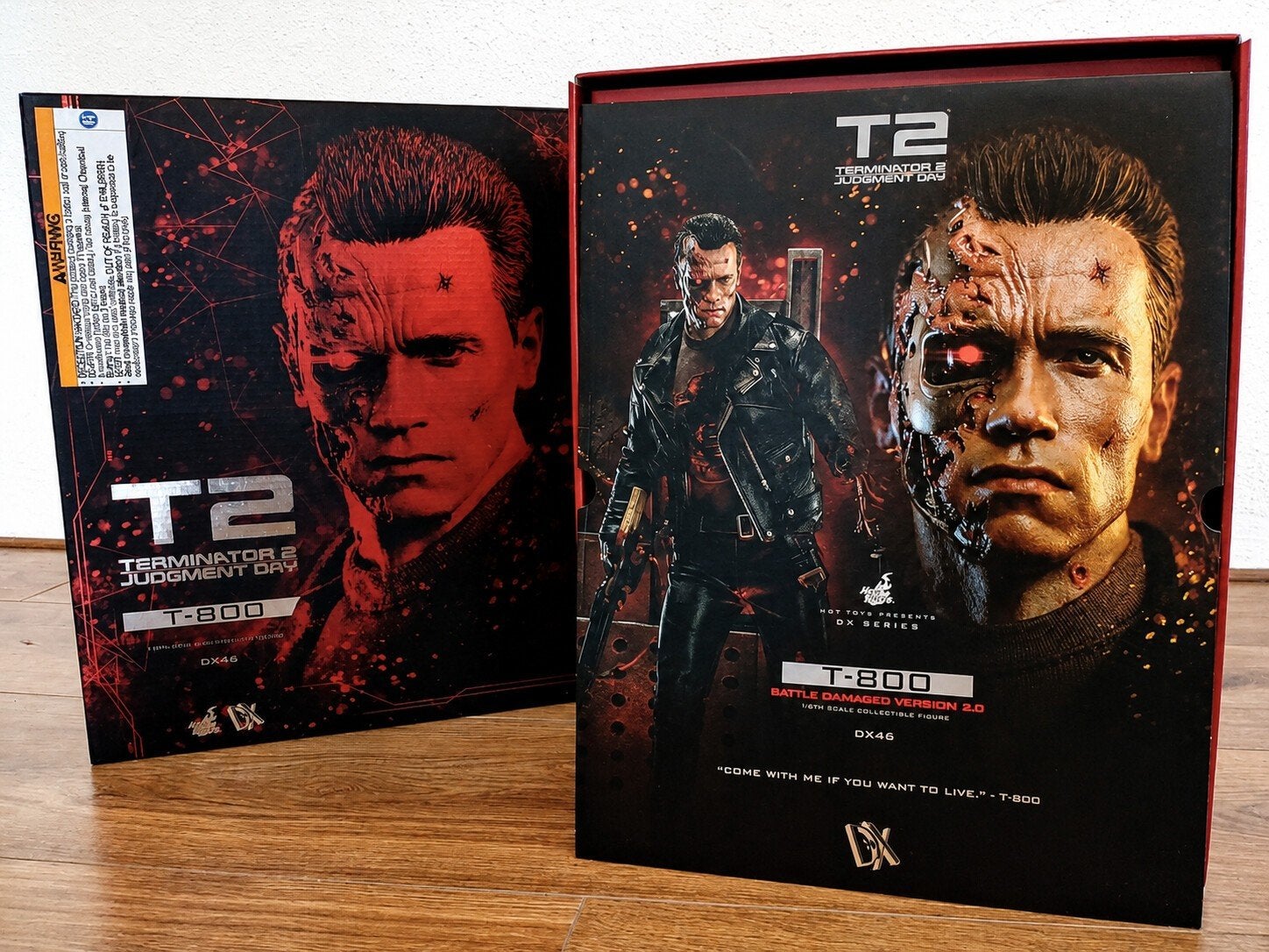 Hot Toys T-800 Battle Damaged DX46 Terminator 2 Judgment Day, Ophalen of Verzenden, Nieuw, Film, Actiefiguur of Pop