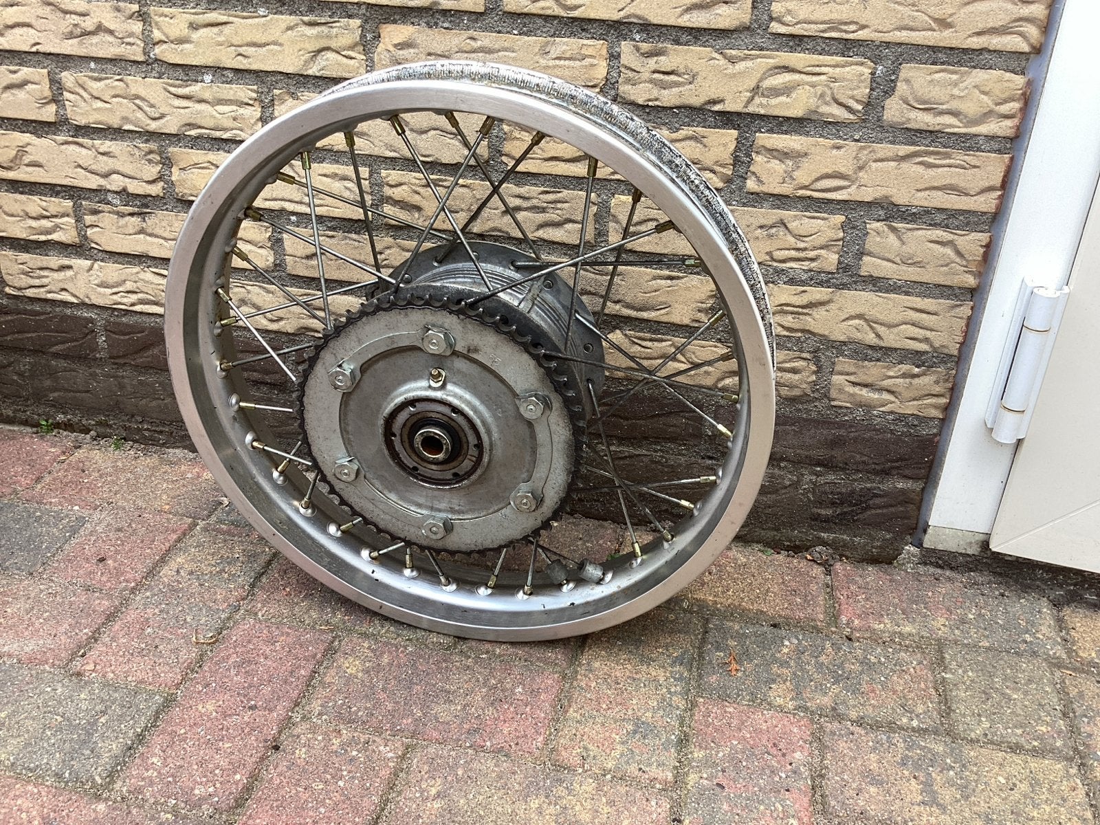 Achterwiel Yamaha SR 500 met trommelremmen, Ophalen, Gebruikt