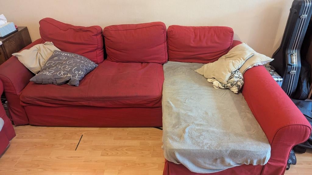 Gratis op te halen: Rode IKEA slaapbank, Ophalen