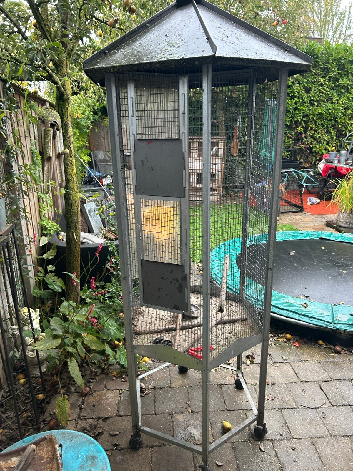 Volière / vogelkoot  6 kantig met puntdakje, Ophalen, Gebruikt, Metaal, Vogelkooi
