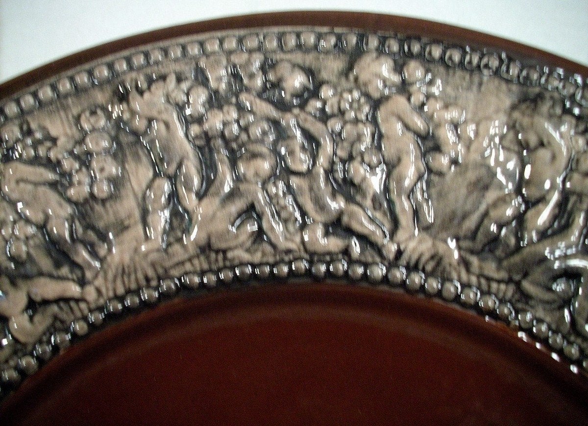 Decoratieve schaal met reliëf van putti, Ophalen of Verzenden
