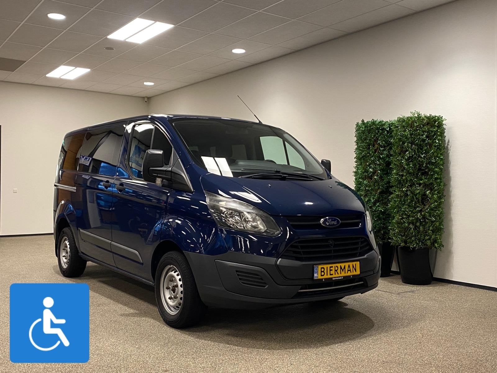 Ford Transit Custom L1H1 Rolstoelbus (airco), 12 maanden, Stof, 2350 kg, 4 cilinders