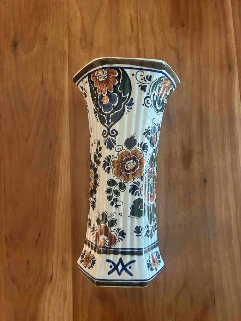 Delfts Polychroom Handwerk Vaas - Bloemenpatroon, Antiek en Kunst, Antiek | Vazen, Ophalen