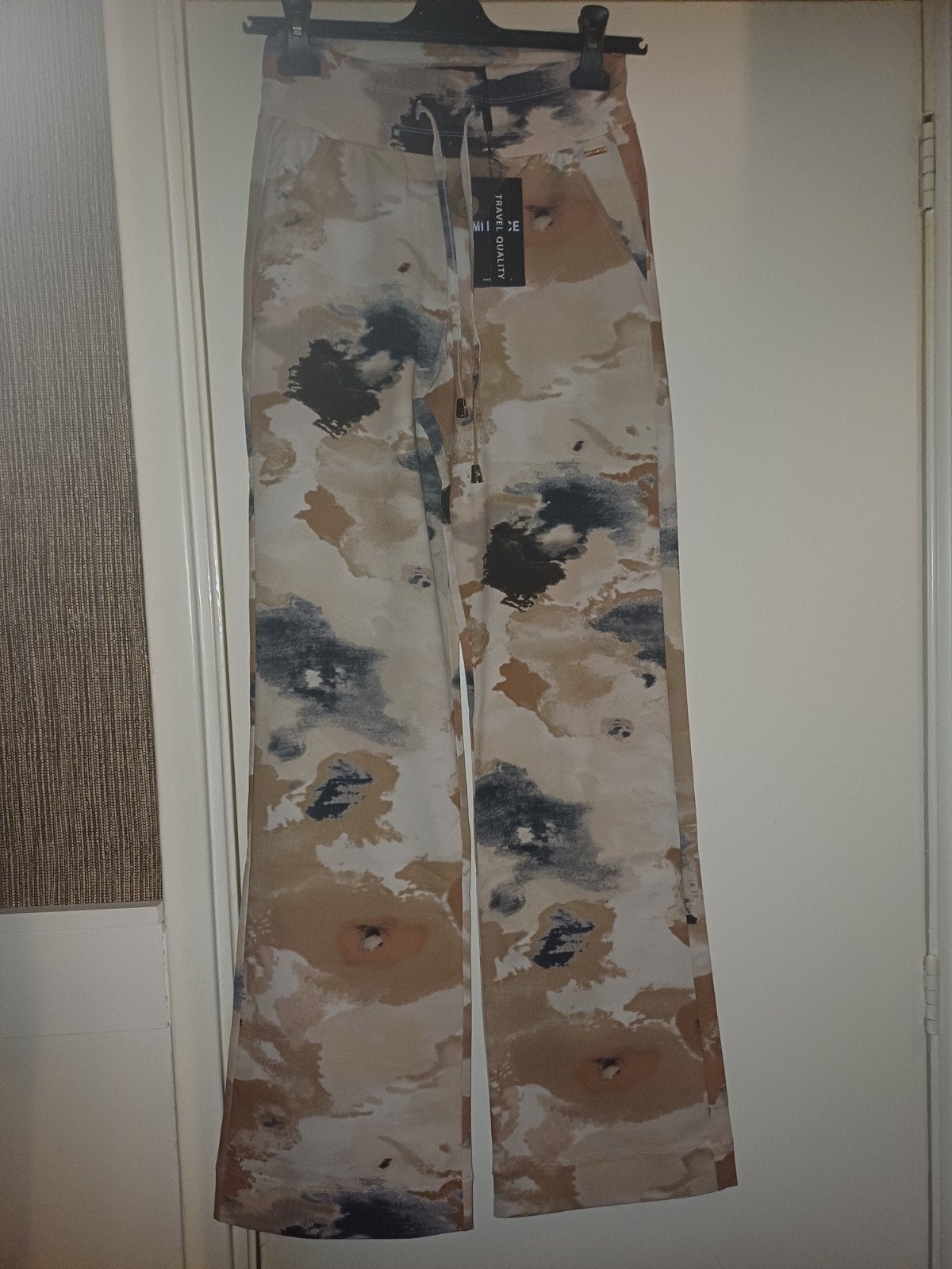 Mi piace travelbroek straight leg XS Beige Monet print, Mp, Mp, Beige, Nieuw