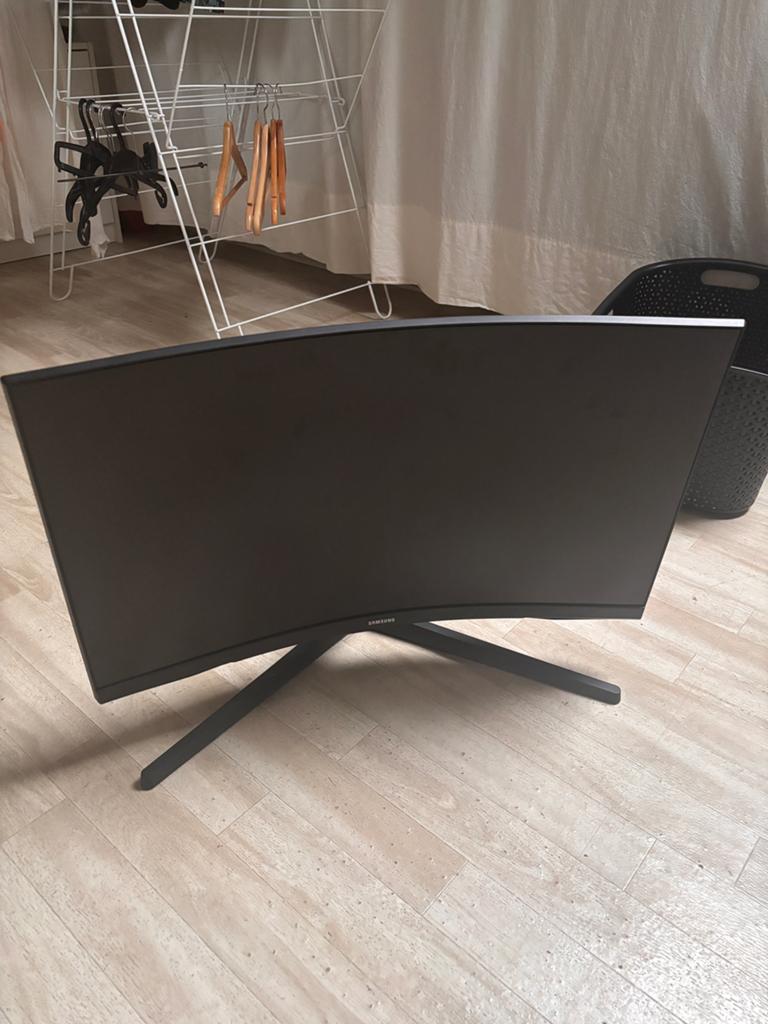 Samsung Odyssey G5 Curved Monitor 27 Inch 1440p 144hz, Computers en Software, HDMI, 101 t/m 150 Hz, Curved, Zo goed als nieuw