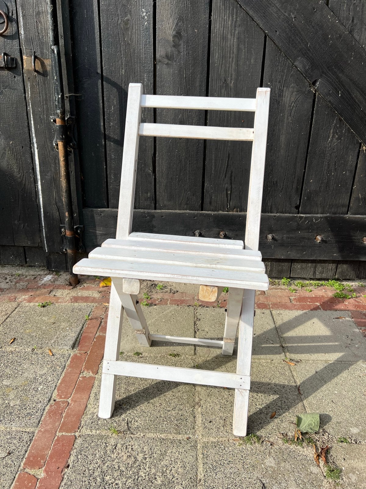 3x Witte inklapbare houten stoelen, Huis en Inrichting, Gebruikt, Drie, Wit, Ophalen of Verzenden