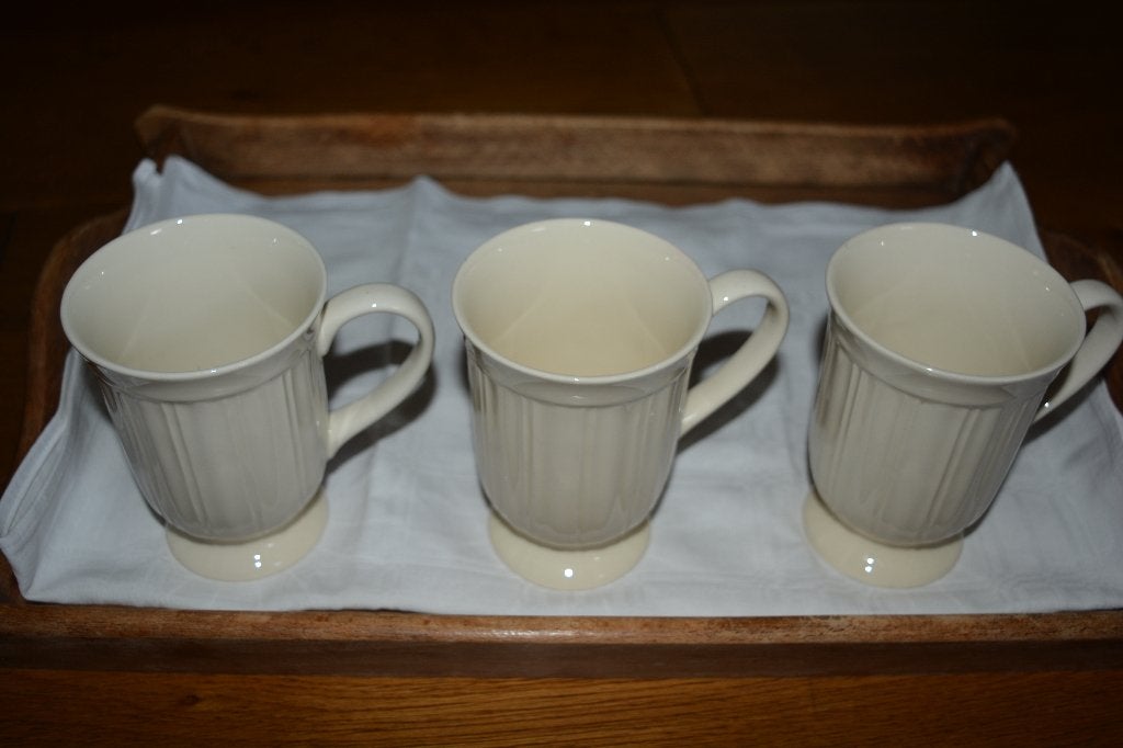 Wedgwood Queen's garden, 3 hoge mokken, Huis en Inrichting, Keuken | Servies, Ophalen of Verzenden, Zo goed als nieuw, Kom(men)