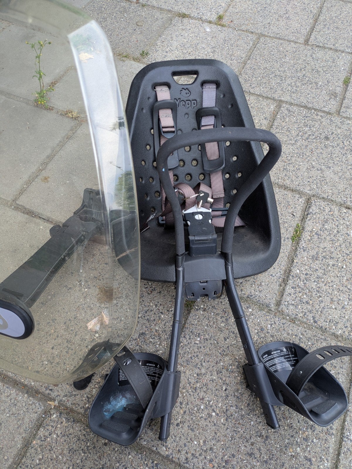 Yepp Fietsstoeltje Voor met Windscherm - Gebruikt, Fietsen en Brommers, Fietsaccessoires | Fietsstoeltjes, Ophalen, Gebruikt