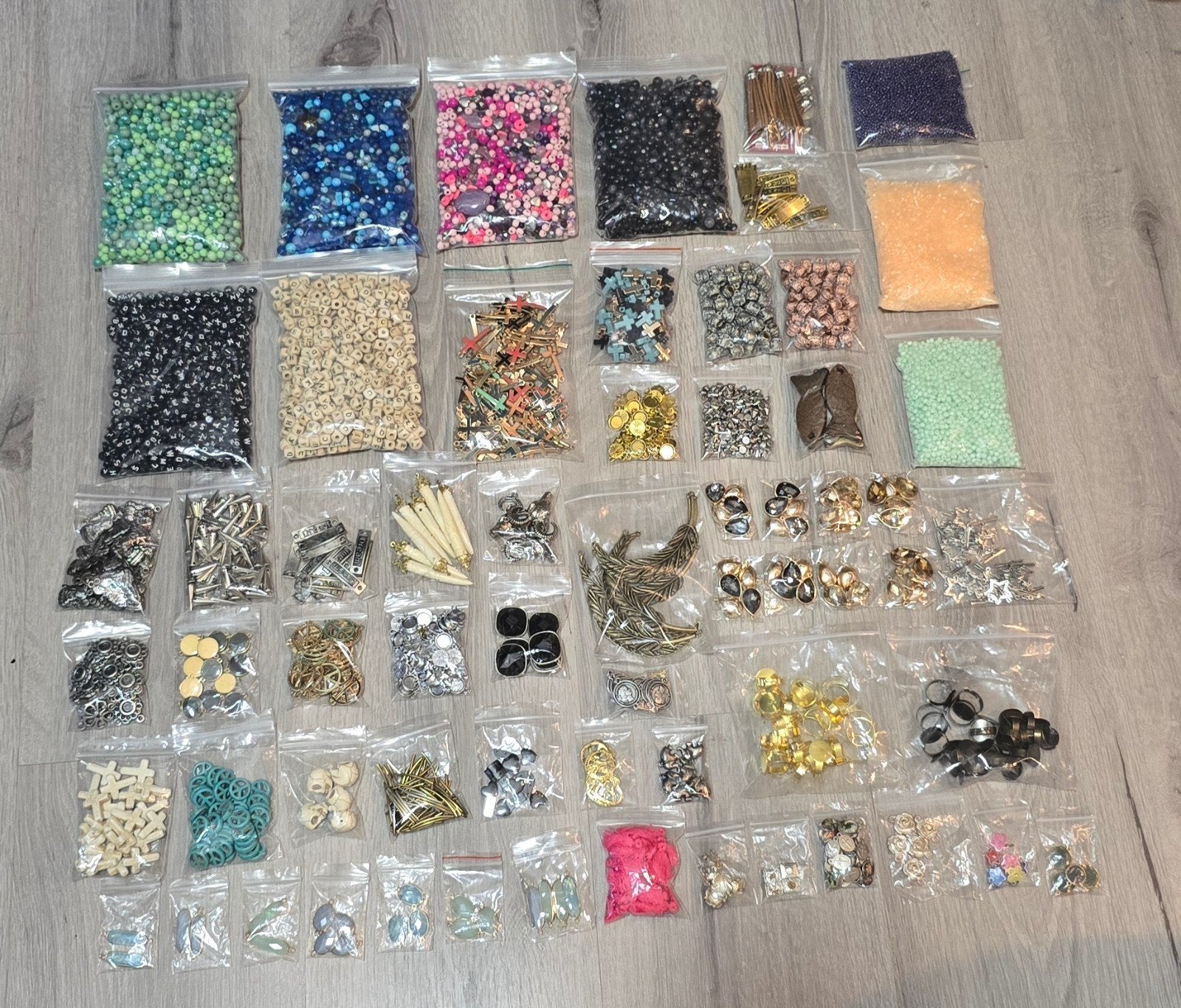 Grote partij kralen en sieraden onderdelen - 4 kg, Ophalen of Verzenden, Nieuw, Kraal