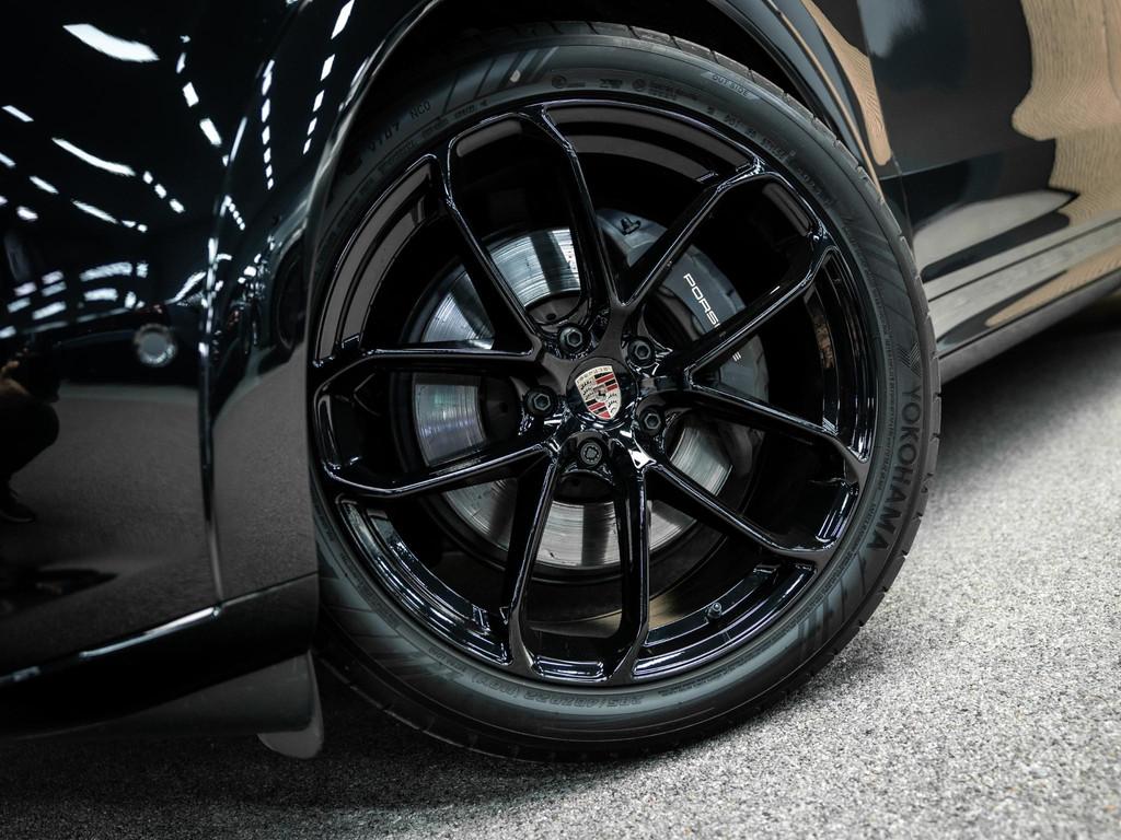 Porsche Cayenne Coupé 3.0 E-Hybrid Black Edition | Sportuit, Auto's, Porsche, Automaat, Gebruikt, 2995 cc, Bedrijf