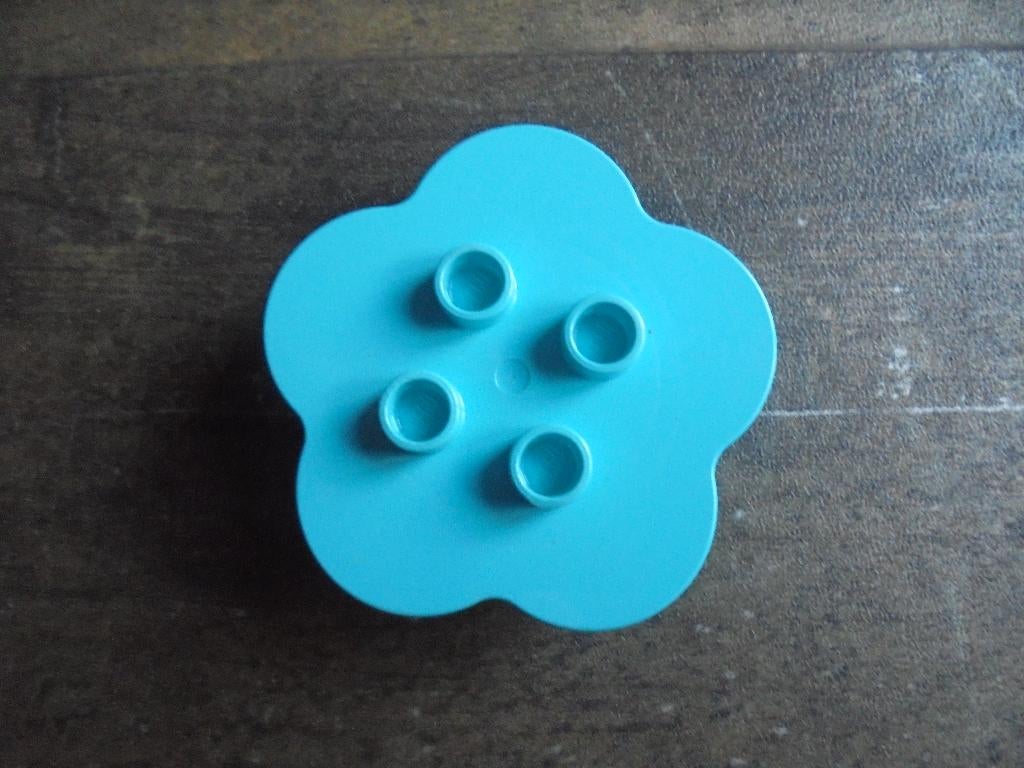 Lego Duplo Brick 4x4 Round Flat Top Scalloped (zie foto's) 5, Ophalen of Verzenden, Gebruikt, Losse stenen, Duplo