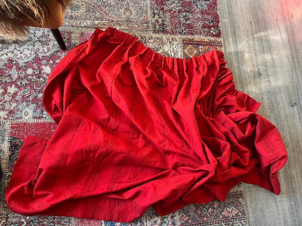 Vintage retro rood gordijn ploegstoffen orlon stof gestreept, Gebruikt, 150 tot 200 cm, Ophalen of Verzenden, Vintage retro