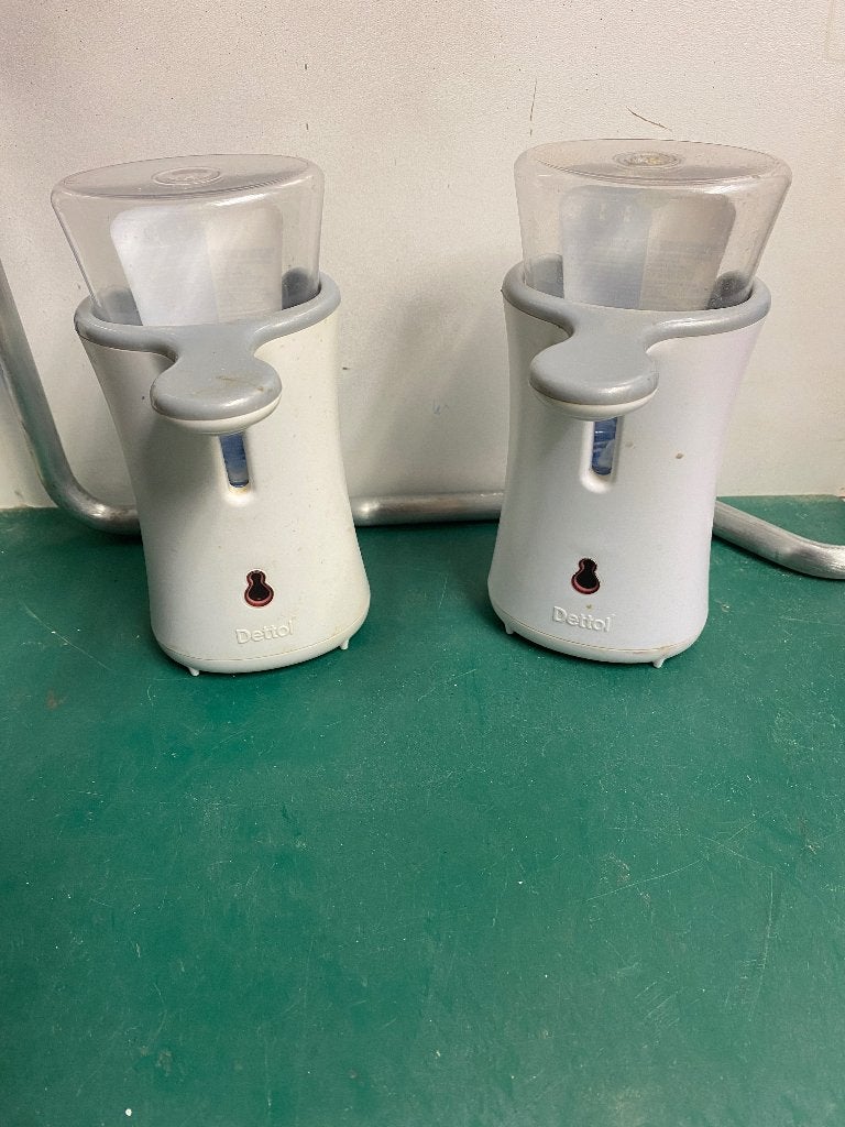 Dettol No-Touch Zeepdispenser (2 stuks), Ophalen of Verzenden, Gebruikt, Wit, Zeepdispenser/zeepbakje
