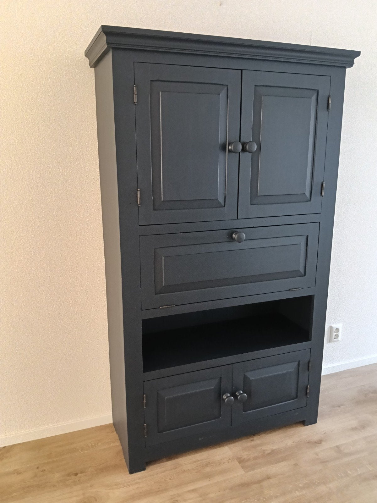 eikenhouten kast in nieuwstaat, Ophalen of Verzenden