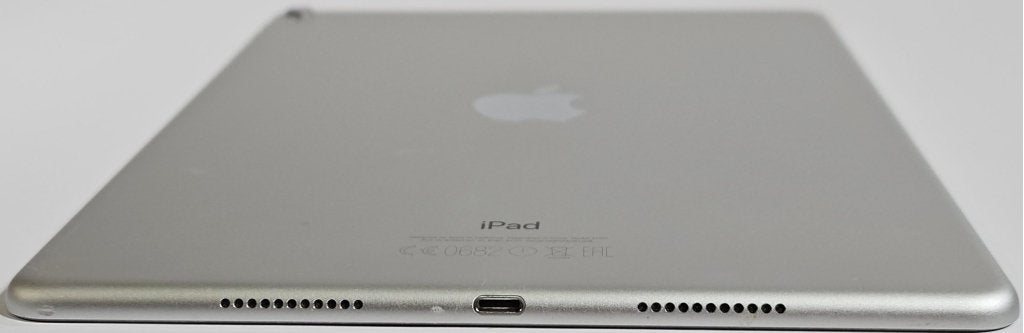 Apple iPad 10.5"- 64GB – Wifi - Zilver | 2dehands, 10 inch, Gebruikt, Apple iPad, Apple Distribution International