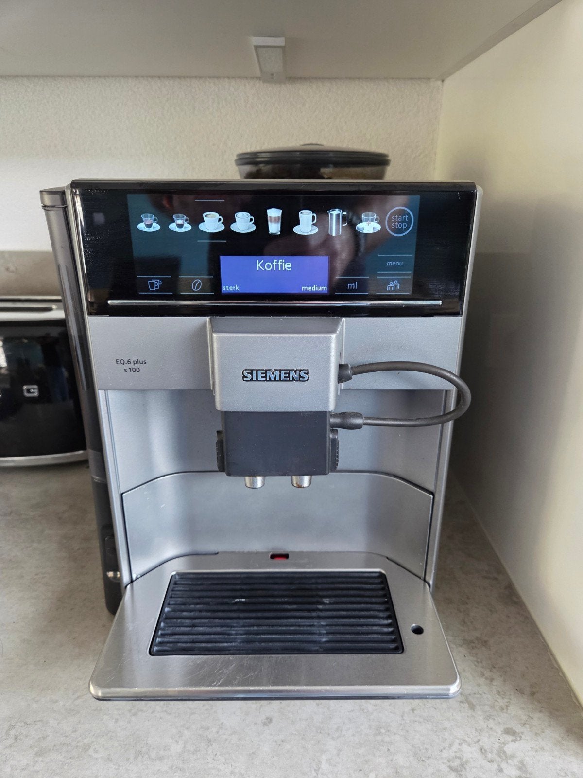 Siemens EQ.6 plus s100 volautomatische koffiemachine, Ophalen, Afneembaar waterreservoir, Gebruikt, Koffiemachine