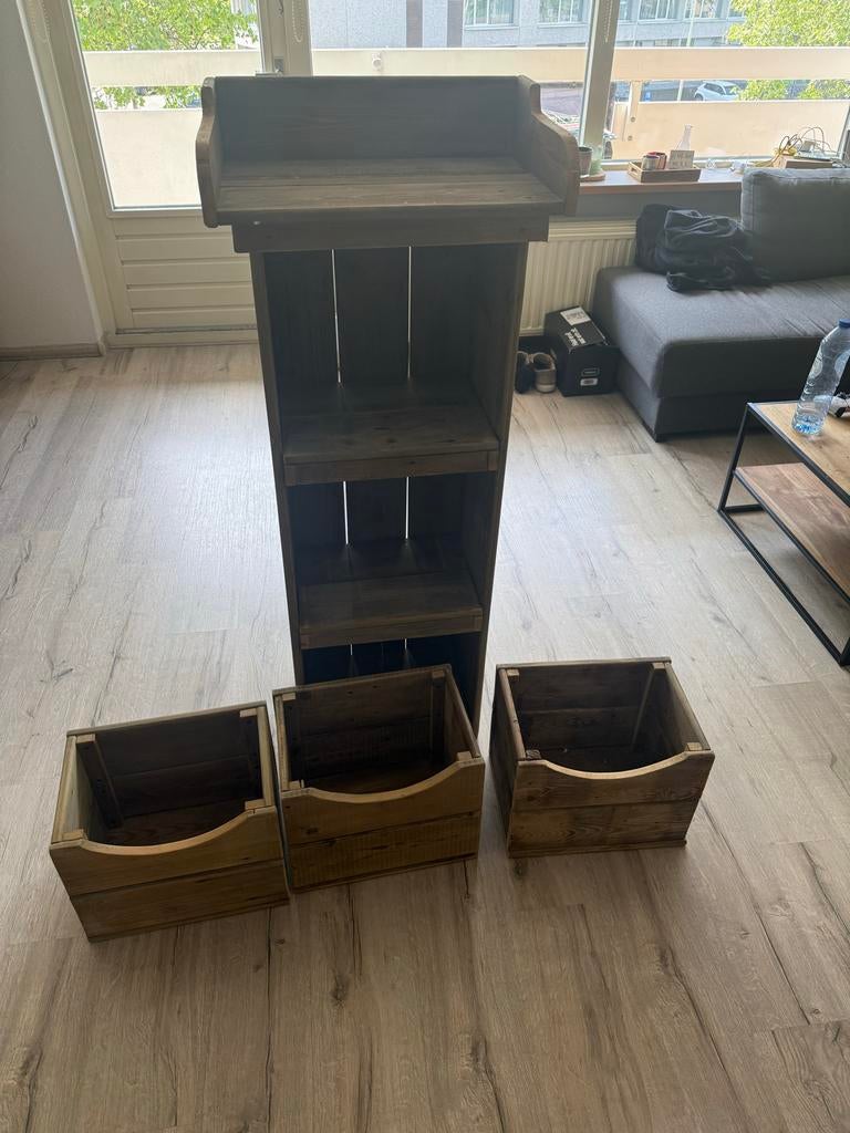 Houten displayrek met opbergkratten, Ophalen, Met plank(en), Minder dan 50 cm, Gebruikt