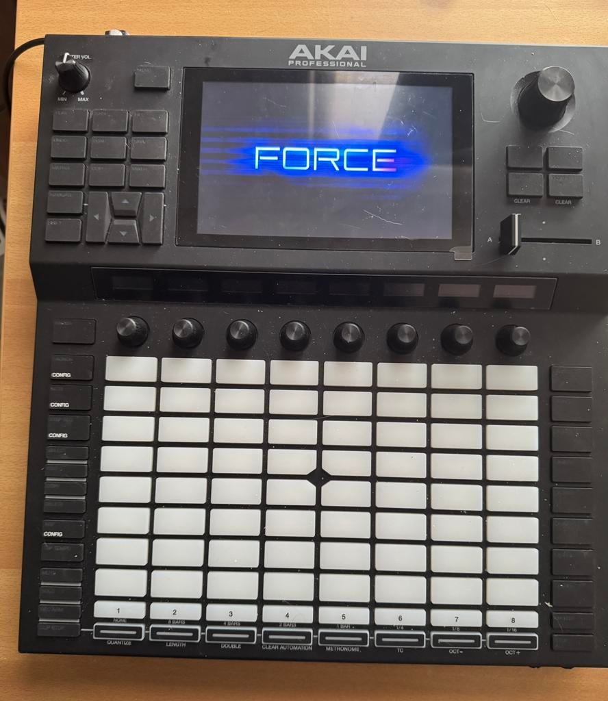 Akai Force zo goed nieuw!, Ophalen, Zo goed als nieuw
