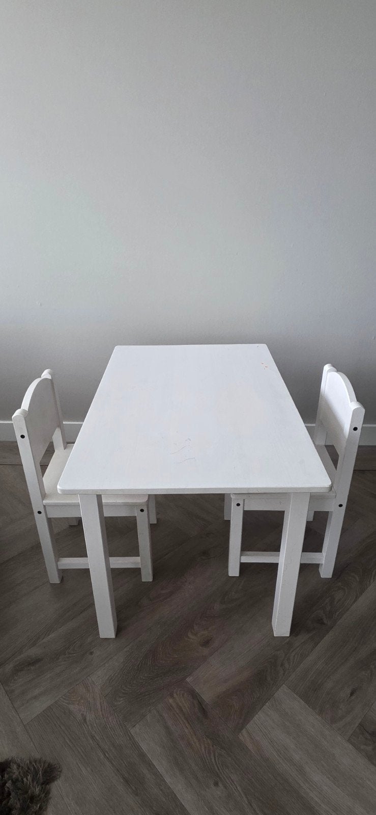 IKEA kindertafel met 2 stoelen - overschilderbaar, Ophalen, Gebruikt, Tafel(s) en Stoel(en)