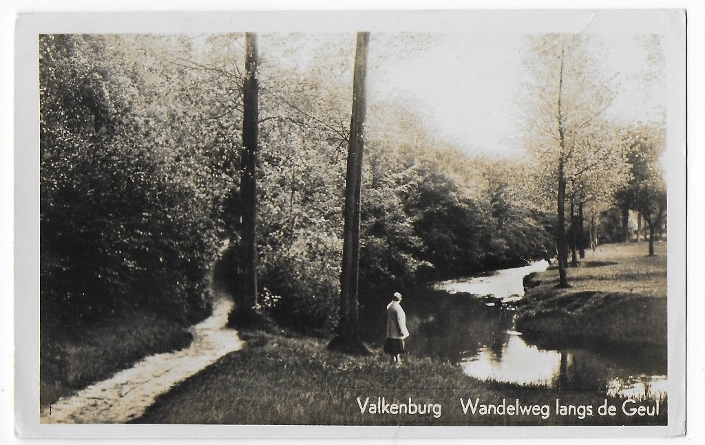 V26 oude ansichtkaart valkenburg wandelweg langs de geul, Verzamelen, Ophalen of Verzenden, 1940 tot 1960, Gelopen, Limburg