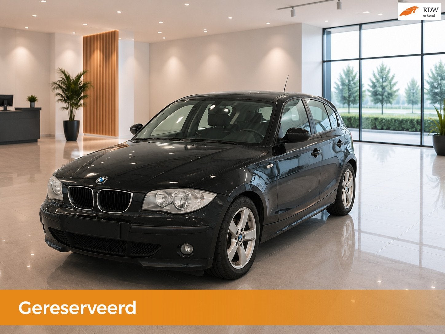 BMW 1-serie 118i Automaat 5D Airco full Leder Velgen Elek.ra, Achterwielaandrijving, 4 cilinders, 129 pk, Zwart