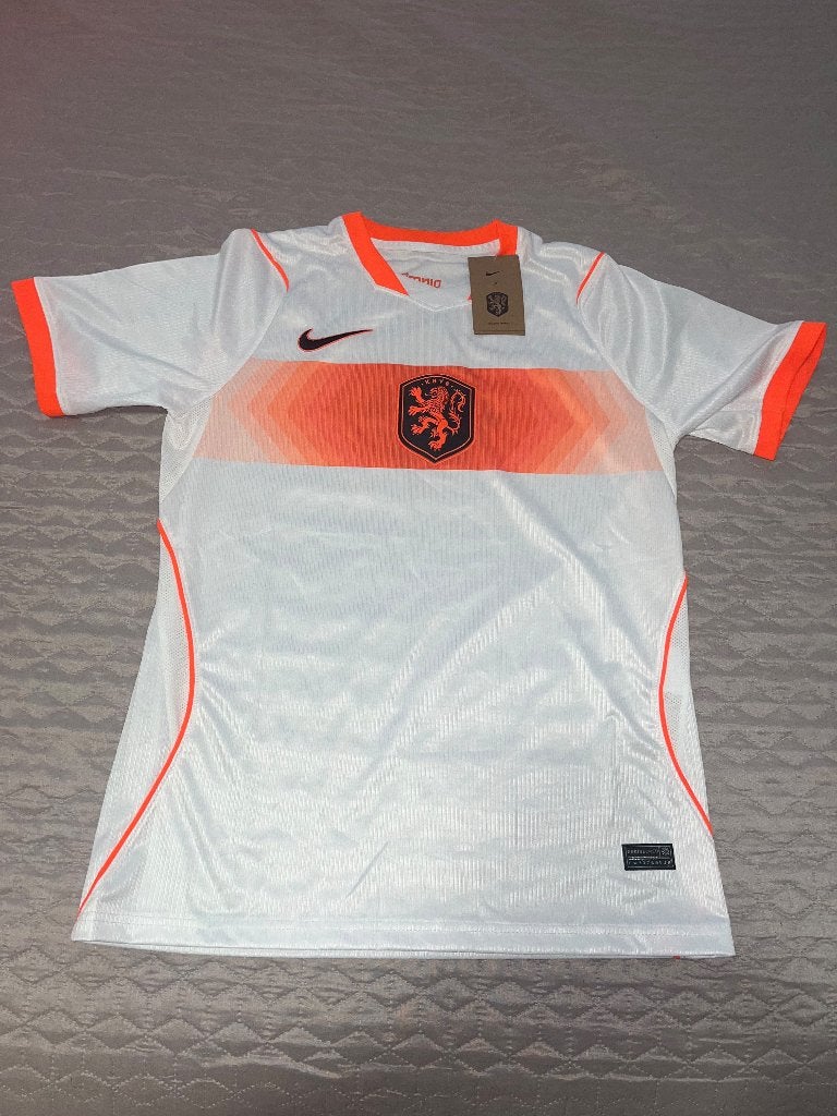 Nederlands Elftal Uitshirt - Nieuw met labels, Sport en Fitness, Maat M, Ophalen of Verzenden, Nieuw, Shirt