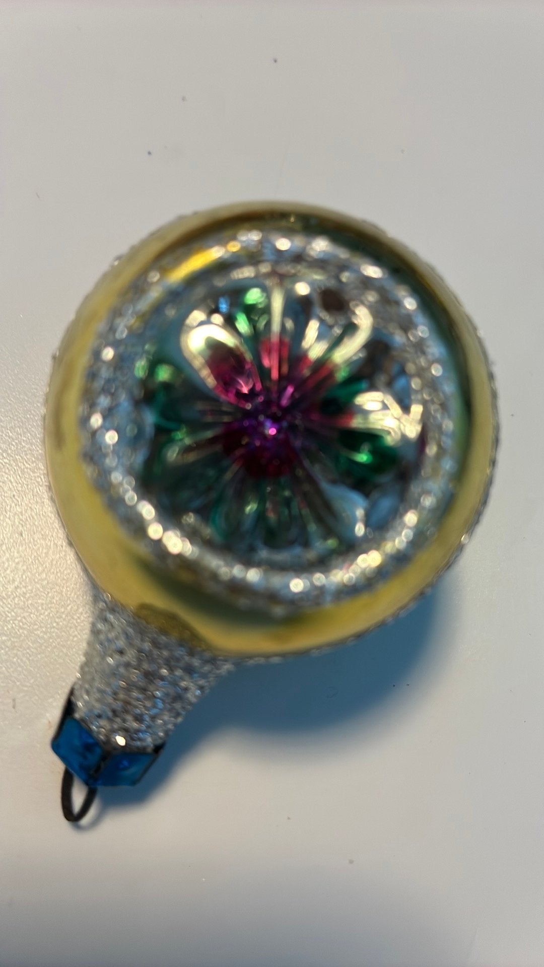 Vintage kerstbal, deukbal roze geel groen, Diversen, Ophalen of Verzenden, Zo goed als nieuw
