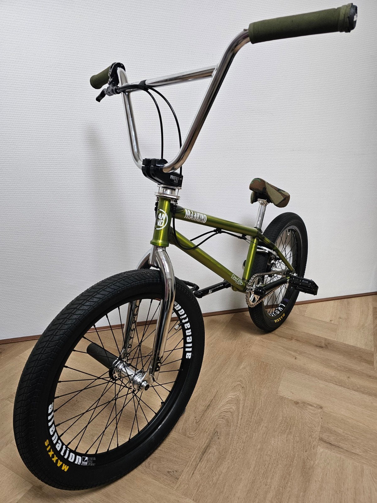 BMX Fiets - Zo goed als nieuw - top merken, Fietsen en Brommers, Ophalen, Velgrem, Zo goed als nieuw, Chroom