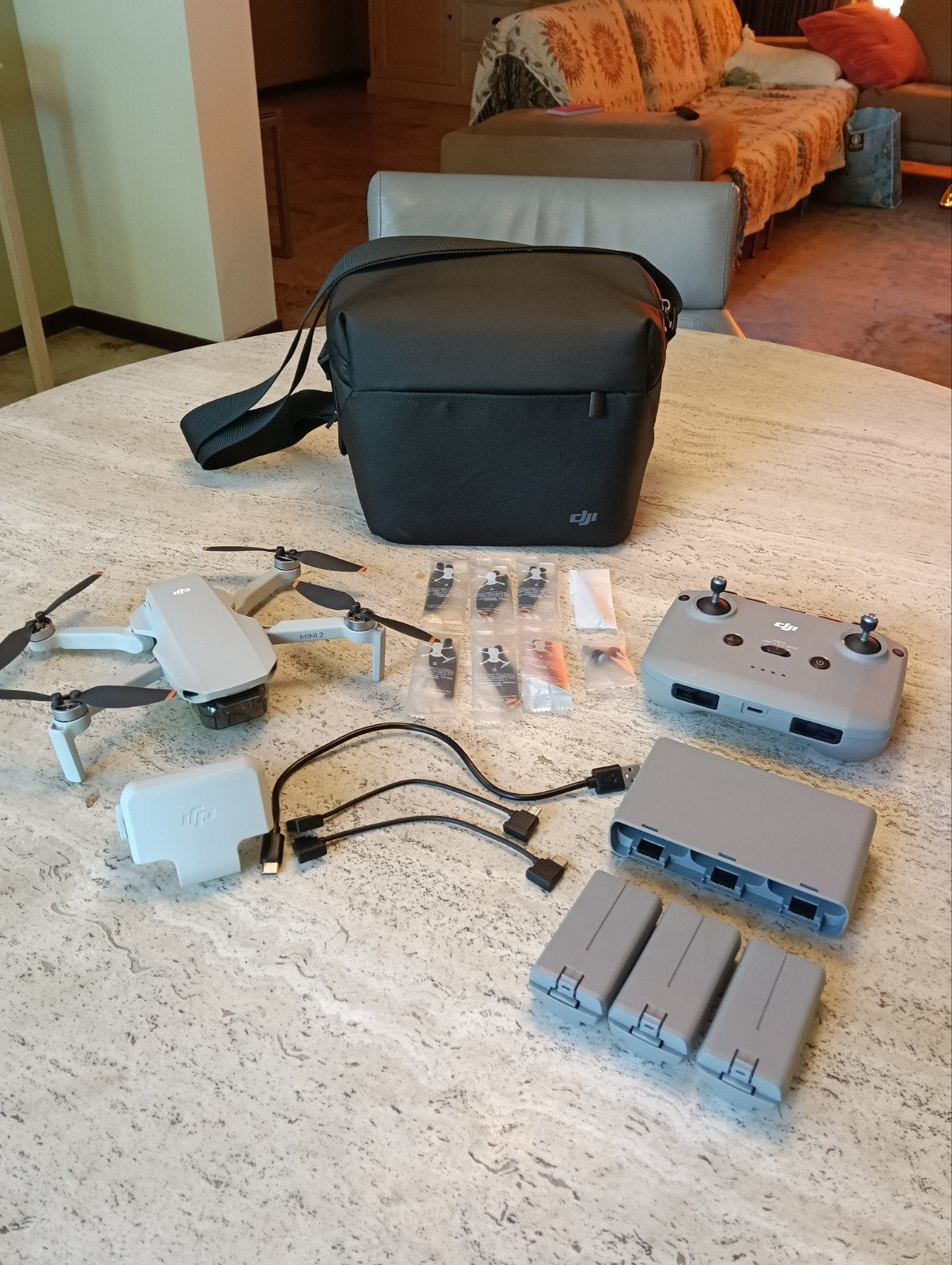 DJI Mini 2 Fly More Combo - Zeer complete set!, Ophalen, Zo goed als nieuw, Minder dan 250 gram