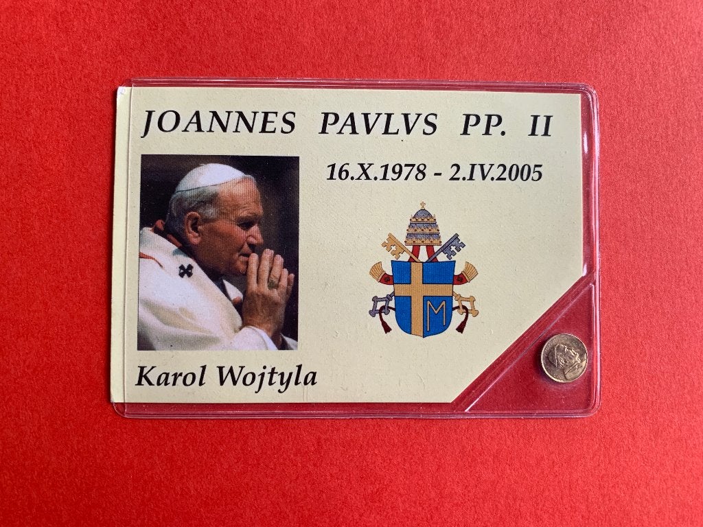2005 Herdenkingskaart met medaille Joannes Paus Paulus II, Ophalen of Verzenden, Zo goed als nieuw, Kaart of Prent, Christendom | Katholiek