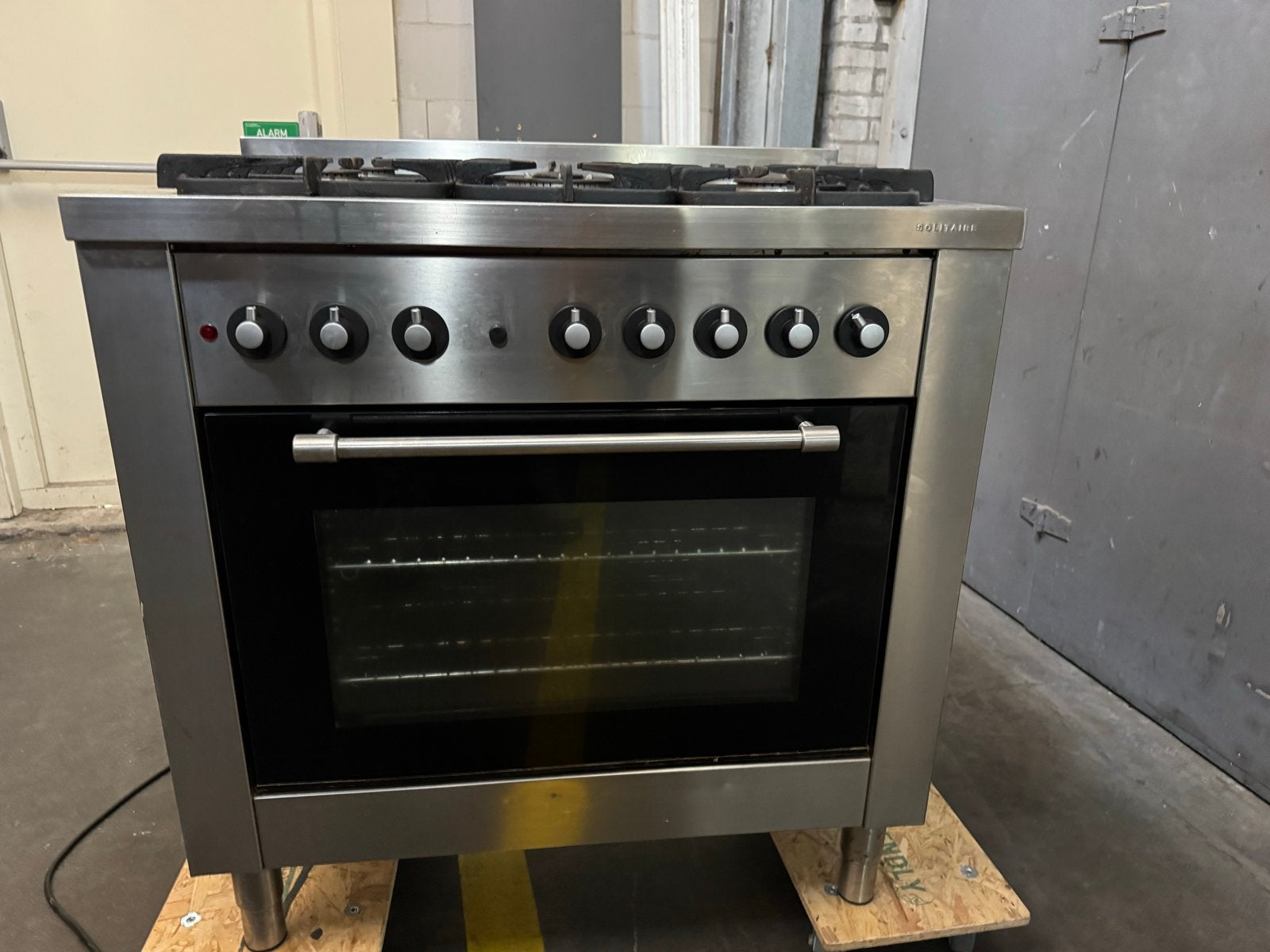 Solitaire Vrijstaand Gasfornuis met Oven - RVS, Witgoed en Apparatuur, Fornuizen, Gebruikt, 60 cm of meer, Ophalen of Verzenden
