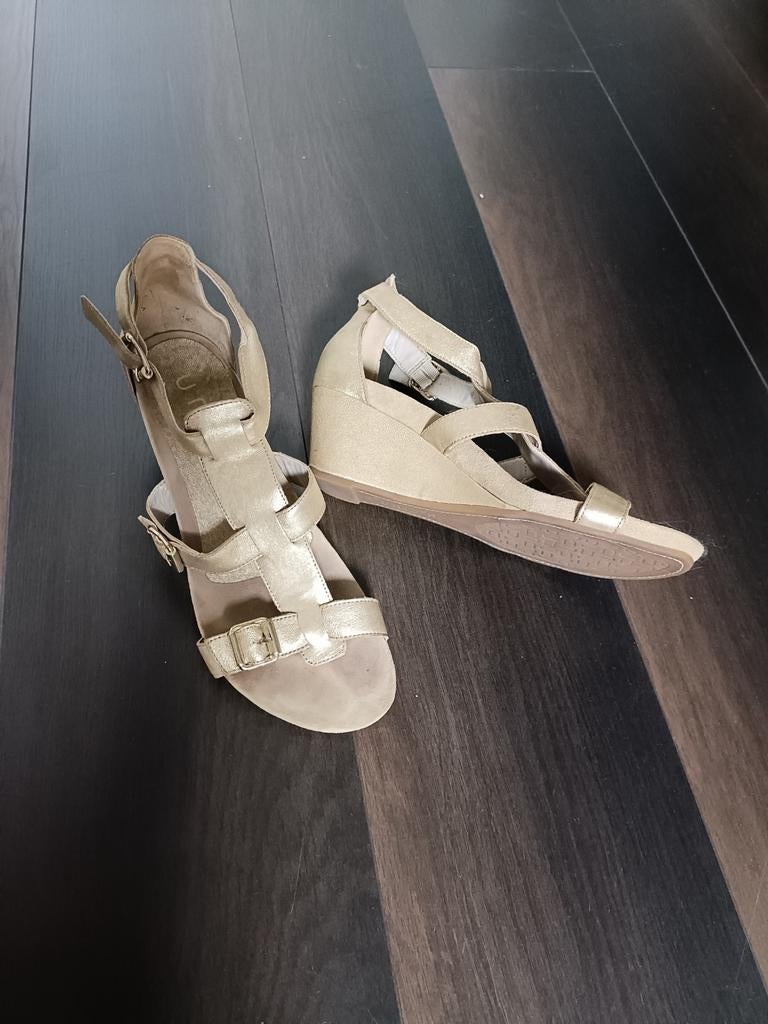 Unisa goud/beige sandalen 41 leer, Beige, Zo goed als nieuw, Unisa, Sandalen of Muiltjes