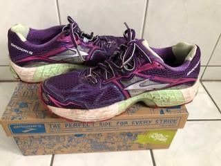 Sportschoenen BROOKS maat 40,5, Ophalen of Verzenden, Gedragen, Sportschoenen