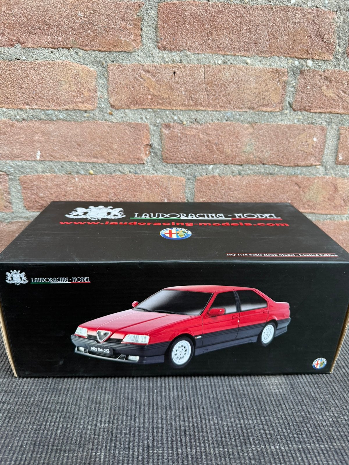 1:18 Laudoracing Alfa Romeo 164 3.0 V6 Q4 1993, Hobby en Vrije tijd, Modelauto's | 1:18, Ophalen of Verzenden, Nieuw, Auto, Overige merken