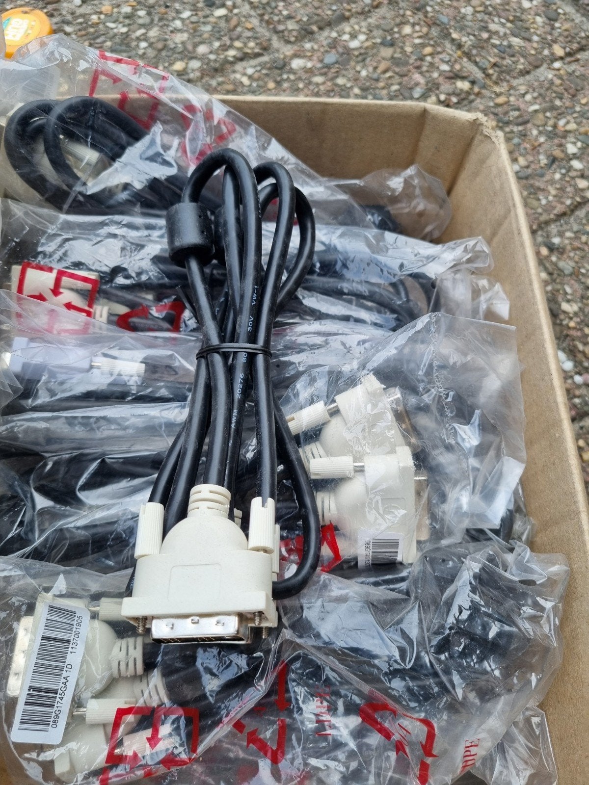12x VGA DVI-I kabels in doos - Nieuw, Ophalen of Verzenden, Nieuw