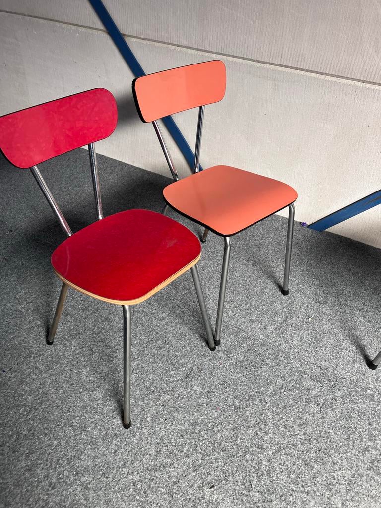4 retro stoelen in diverse kleuren, Ophalen