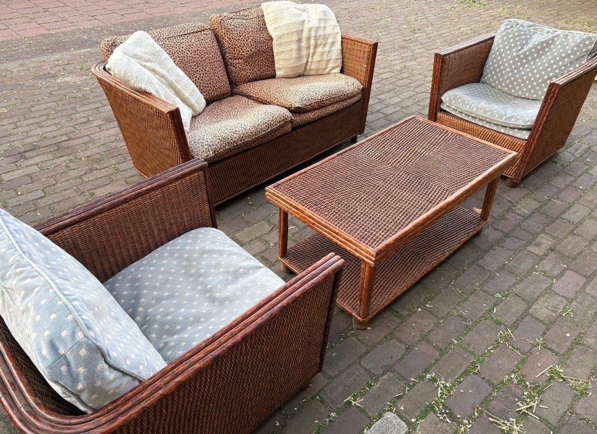 Prachtige rotan set: salontafel, bank, 2 stoelen, voetenbank, Riet of Rotan, Ophalen of Verzenden, Zo goed als nieuw, Rechte bank