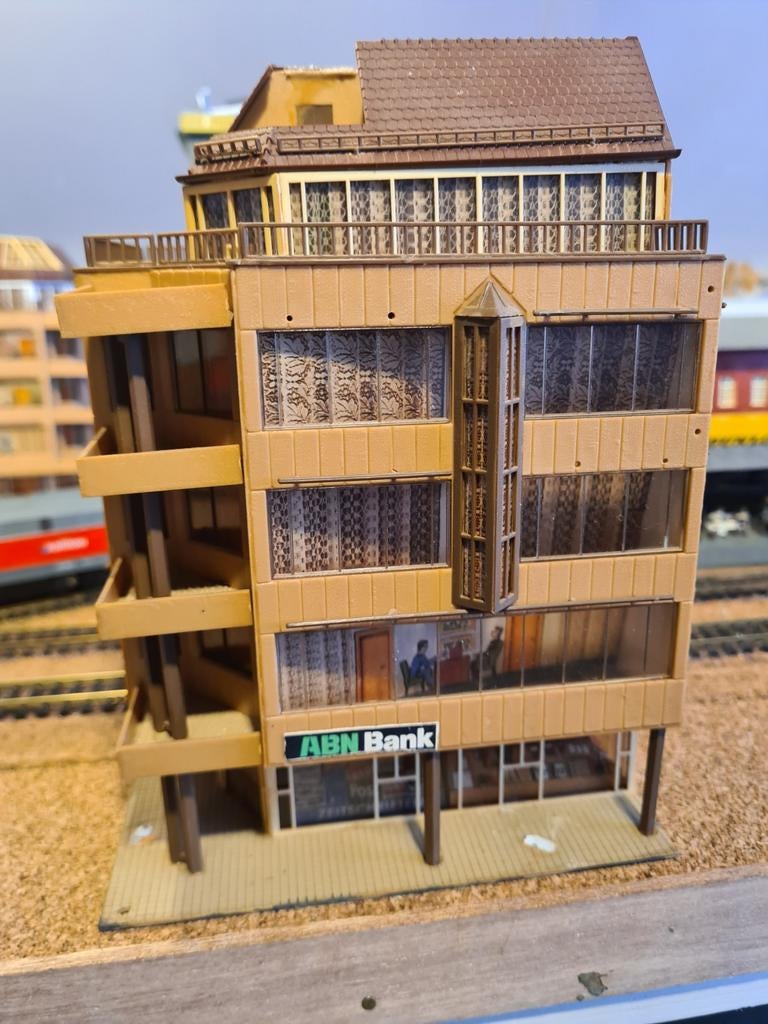 Vollmer 26371 appartementen complex met winkels, Overige merken, Gebruikt, Gelijkstroom of Wisselstroom, Brug, Tunnel of Gebouw