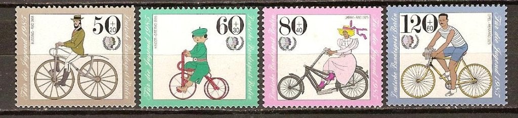 Fietsen Berlin 735-738 postfris e.a. fietsen, Ophalen of Verzenden, Auto's
