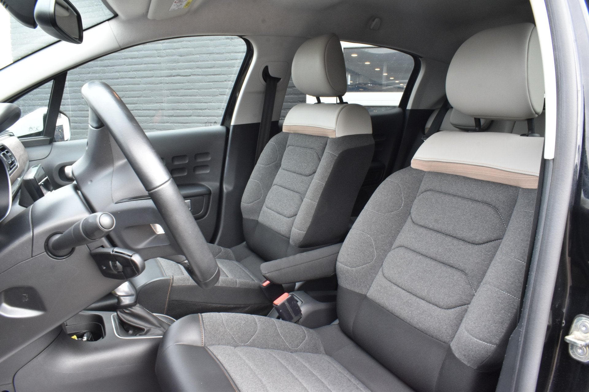 Citroën C3 PureTech 110 EAT6 Shine Automaat | Navigatie | C, Auto's, Dealer onderhouden, 450 kg, Gebruikt, 1199 cc