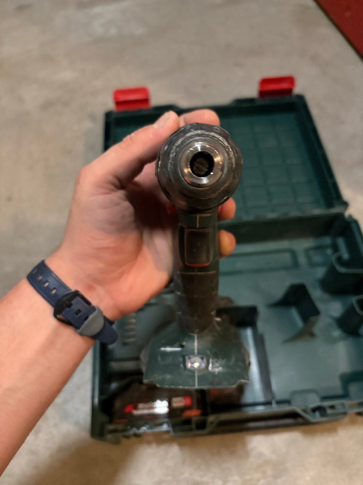 Foto 6 van Metabo accuboormachine met lader en 2 accu's in koffer