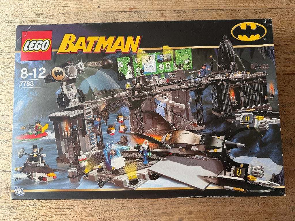 LEGO 7783 The Batcave: The Penguin and Mr. Freeze invasion, Overige thema's, Ophalen of Verzenden, Zo goed als nieuw, Complete set