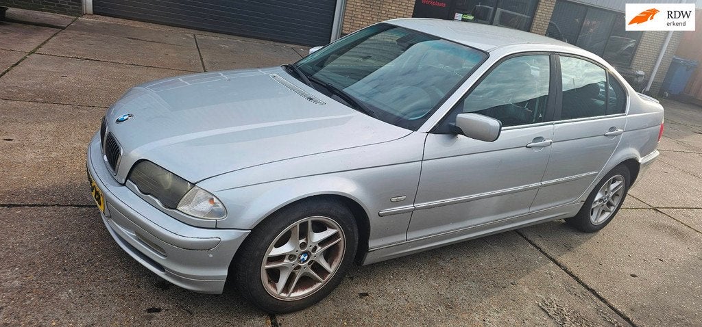 BMW 3-serie 323i Executive, Auto's, BMW, Euro 2, 1345 kg, Achterwielaandrijving, Gebruikt