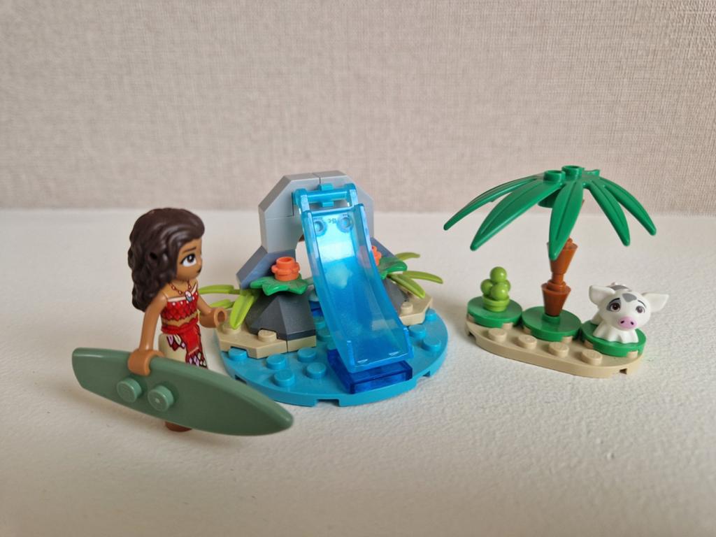 Lego Disneys Princess Vaiana's Dolfijnenbaai + boekje, Ophalen of Verzenden, Zo goed als nieuw